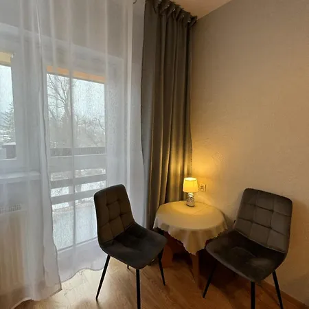 לינה וארוחת בוקר Przy Skalkach 3*