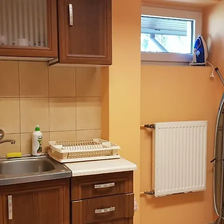 לינה וארוחת בוקר Przy Skalkach 3*