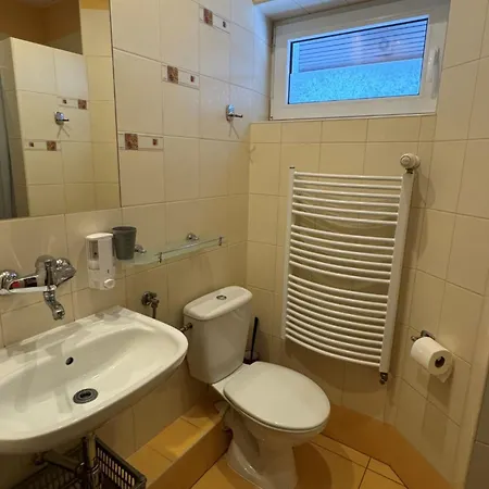 住宿加早餐酒店 Przy Skalkach 斯克拉斯卡波伦巴